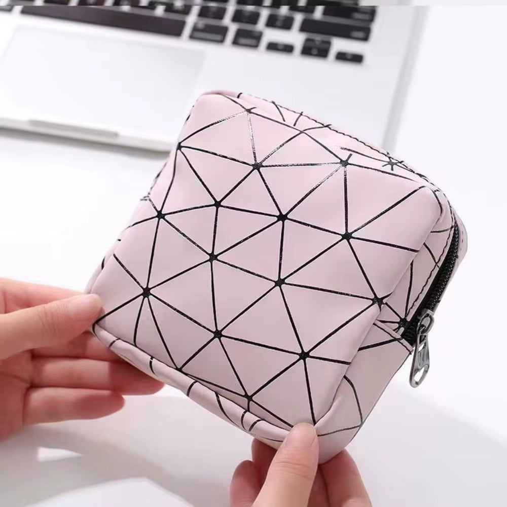 Multifunctional Rhombus Pattern Sanitary Pad Bags Reusable Napkin Storage Organizer Women Pad Pouch Bags Portable Makeup Bags
